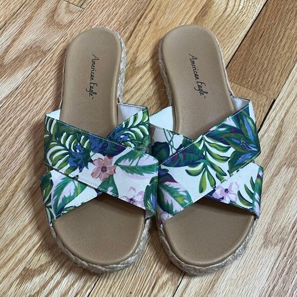 American Eagle tropical floral fabric cross strap sandals 6 - Picture 1 of 4